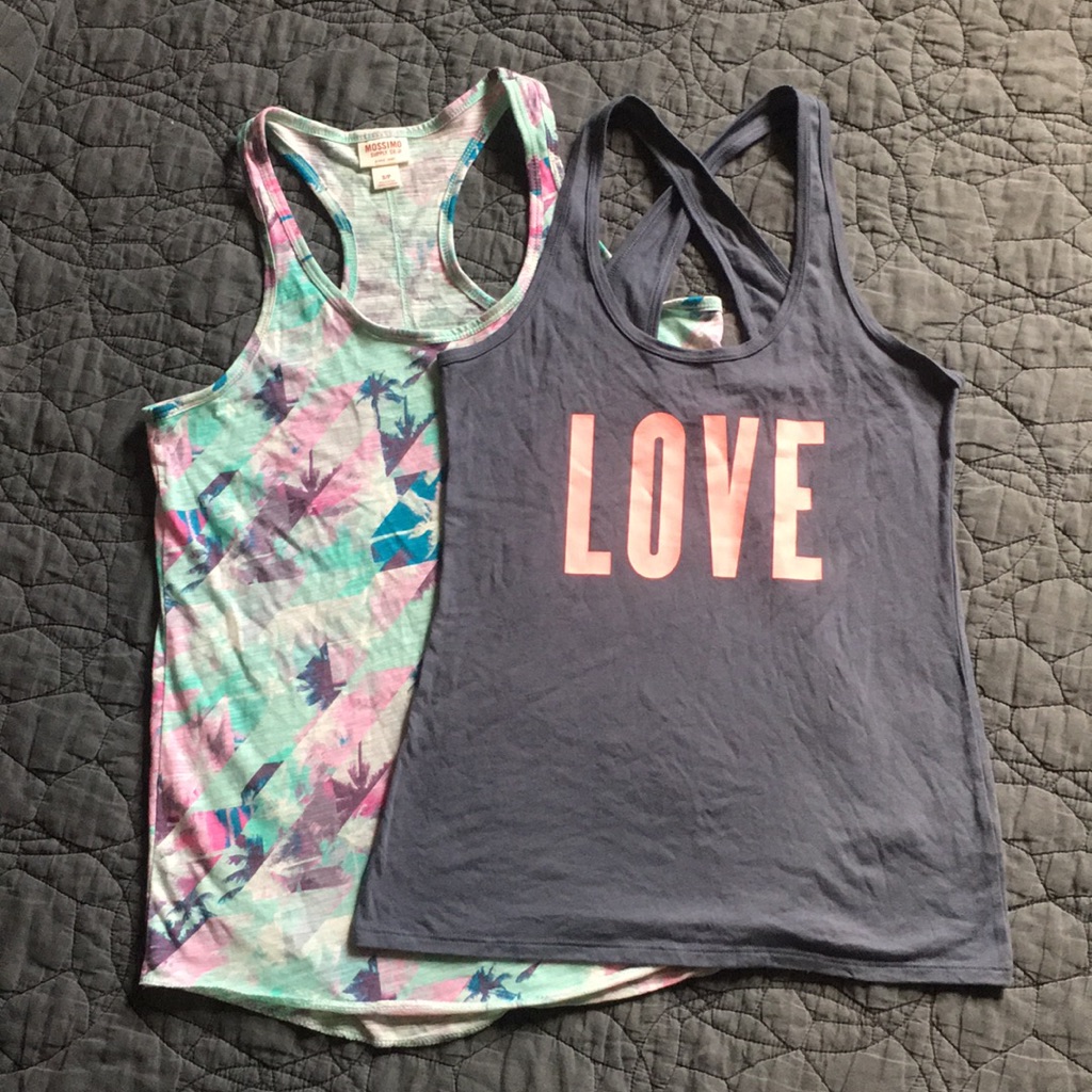 Bundle Of 2 Tank Tops Size Small